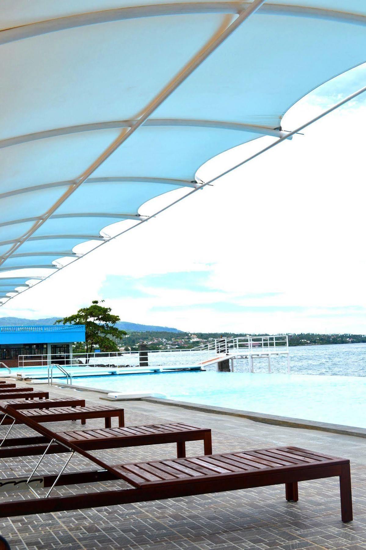 Lion Hotel & Plaza Manado Exterior foto